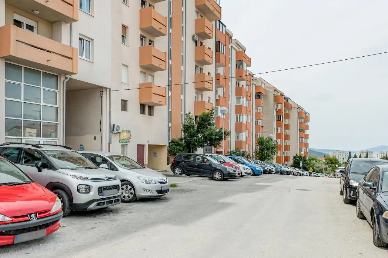 Apartment Andela 2Bdrs & Free Wifi Split