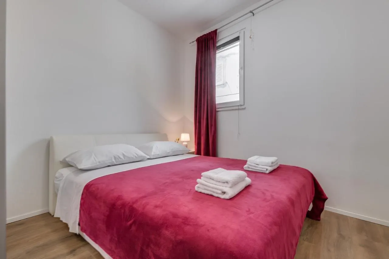 Apartment Andela 2Bdrs & Free Wifi Split