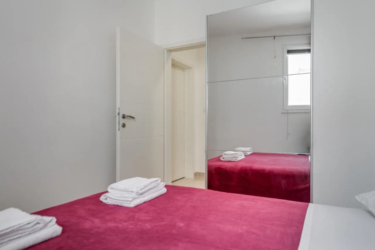 Apartment Andela 2Bdrs & Free Wifi Split