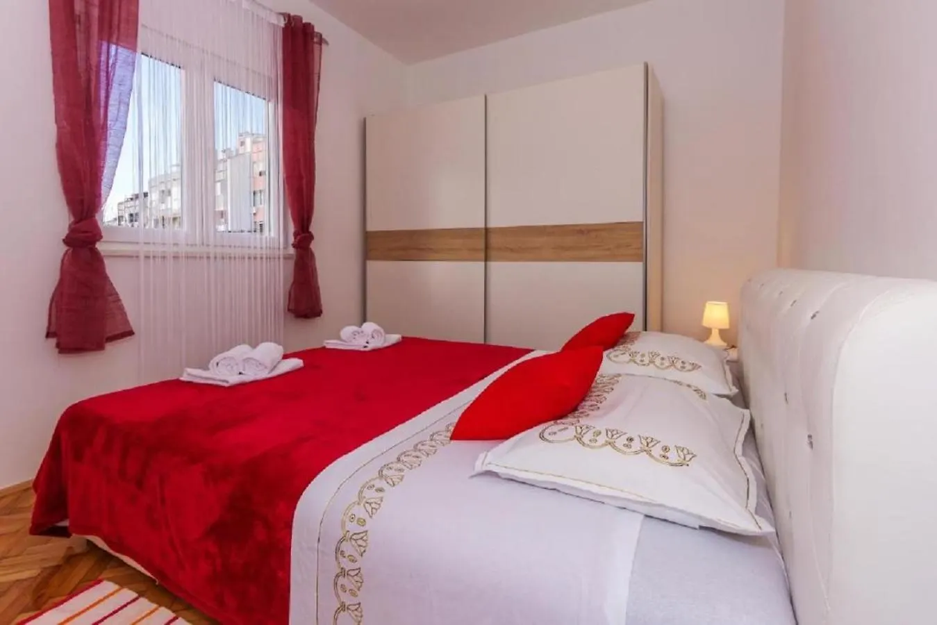 Apartment Andela 2Bdrs & Free Wifi Split